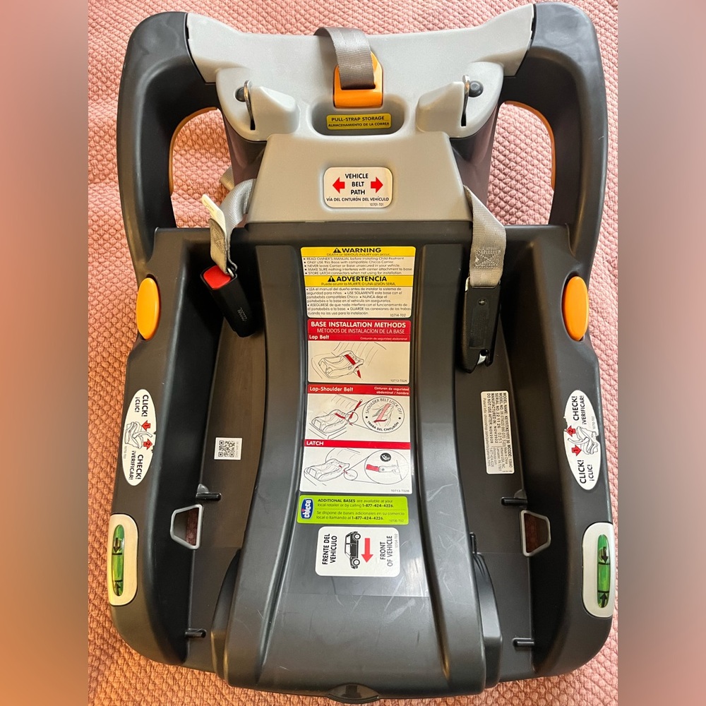 Chicco Keyfit30 Base. EUC. Expires Nov. 2028.